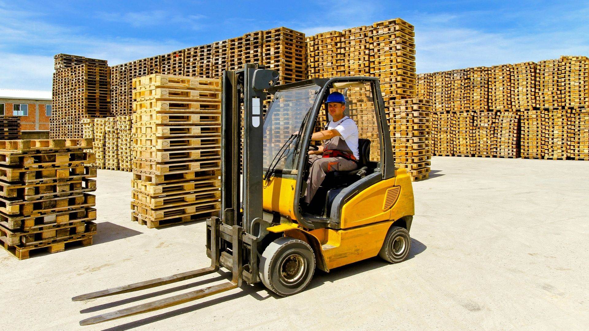 ONSITE COUNTERBALANCED FORKLIFT OPERATOR, Security Guard, Mainland Safety, First Aid Training Services, Surrey, BC